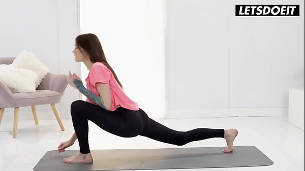 Big Tits Babe Ariana Shine Passionate Fuck After Yoga Session – WHITEBOXXX