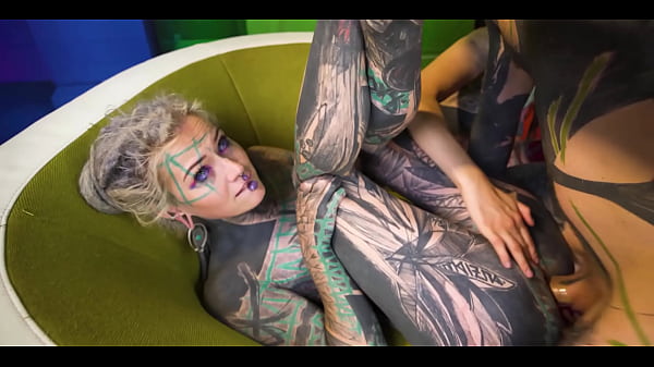 Alternative Babe Threesome with Anal Gaping and Facial Finish