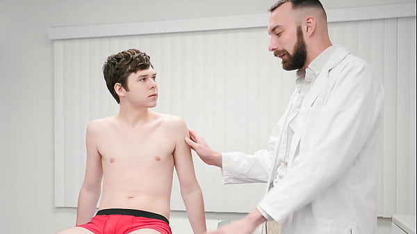 Pervert Gay Doctor Has His Special Technique of Treating the Cute Boy – Doctorblows
