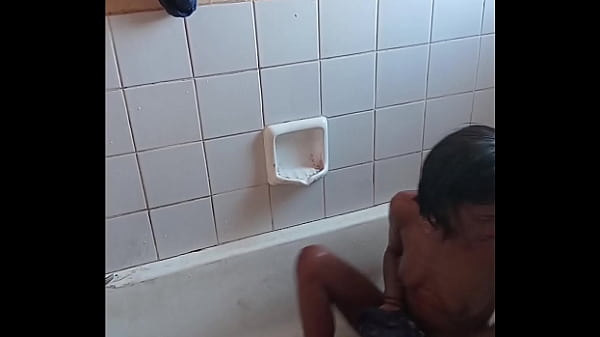 Grandpa daddy get best blowjob & fuck by skinny petite hot black slut in bathtub doggystyle ( bathroom sex )