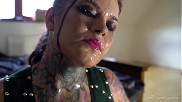 30 CUMSHOTS ON MY FACE – MY 1ST BUKKAKE