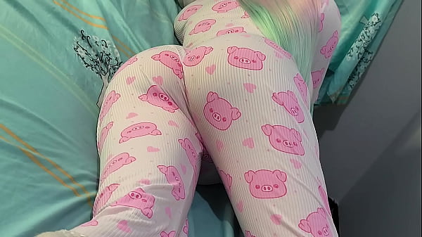 Stepdaughter in cosplay pajamas gets fucked by her big-dick stepdad (Over 18)
