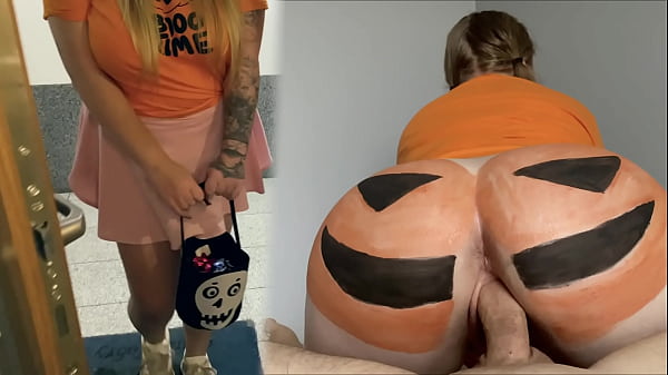 Big ass Halloween pumpkin with sexy busty blonde – Olivia Bay