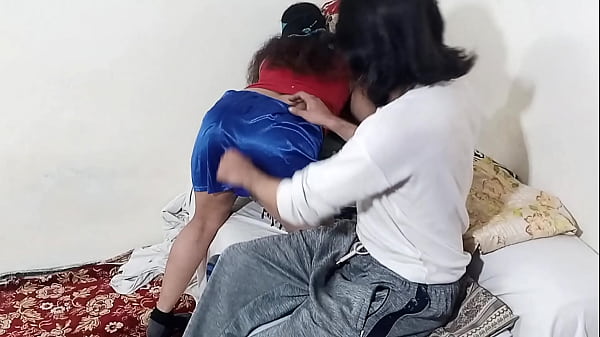 Anal Sex when Bhabhi asked for help coz her hand got stuck, then had to give her Muslim ass to Devor