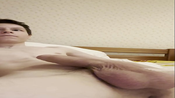 Big Cock Twink Sprays Like Hose