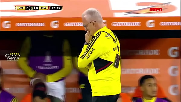 queixudo canarinho e ex-calvo grávido metem de 4 em argentina raspadinha em sua casa