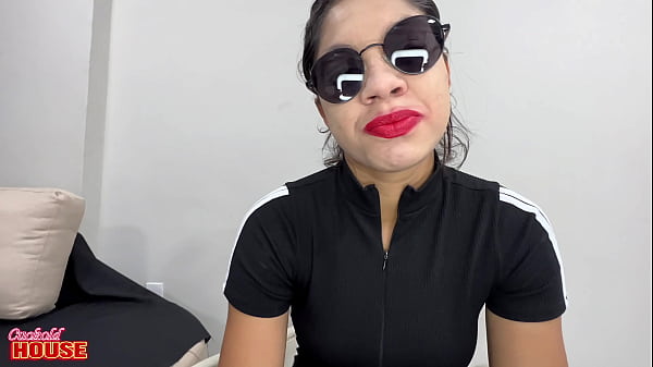 Casada novinha fazendo DP com um consolo na buceta e o pau do amante no cú