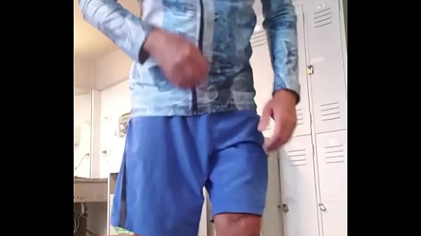It’s our fall and getting chilly, Pervy PapiFachero has to put more clothes on to go to the gym, BOO! But in the locker r …