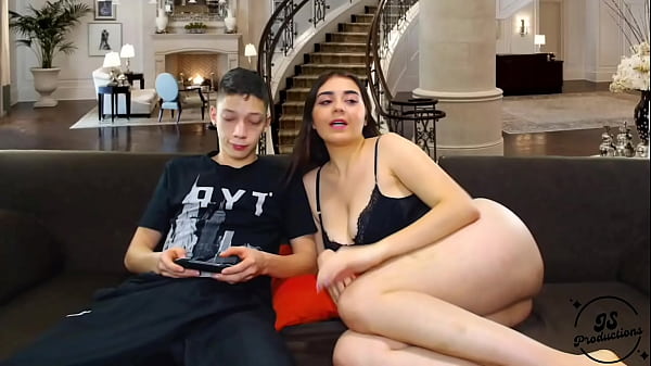 Joven colombiana se folla universitario