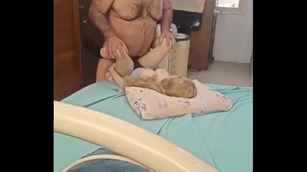 LOIRINHA QUER COROA EM CIMA DELA DE PREFERENCIA QUE ELE FACA ELA GOZAR GOSTOSO