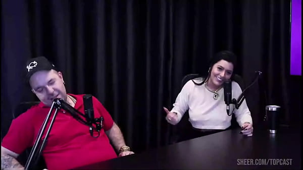 Monica Lima e Melody Antunes Peladinhas na entrevista. Entrevista deliciosa com essas 2 gostosas.