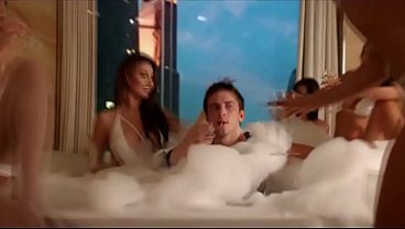 Big butt black babe Nicole Kitt swallowed huge black dick and enjoyed hardcore fucking