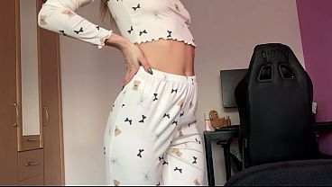 Cutie Stepsister wants to Feel Big Cock inside and Taste Cum