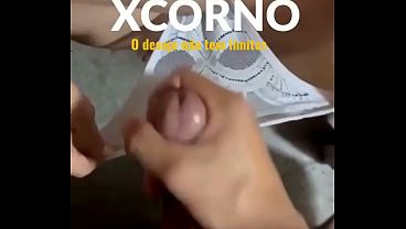 Novo desejo do meu corno, todo dia alguém tem que gozar na minha calcinha pra eu chegar em casa