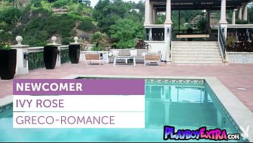 Petite naked newcomer teen Ivy Rose introdcing her hairy pussy outdoor