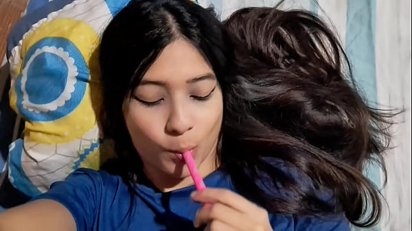 COLOMBIANA SE TOCA CON SU MEJOR AMIGO