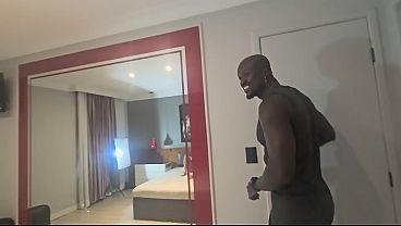 Convidei o Negao pra comer a puta da minha esposa