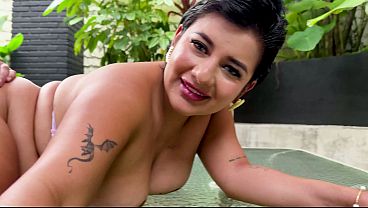 Curvy teen slut is unfaithful to her boyfriend with a stranger with a big cock in the courtyard of a resort.