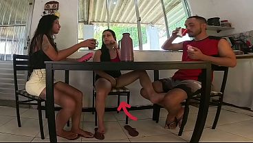 Esposa pegou amiga traidora transando com seu marido! ela vai se juntar a eles?