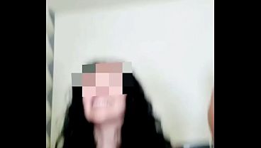 Marido quiere ser cuckold pero su nunca ha hecho nada así que la trajo para que vea como nos cogemos a Isa y te jale la verga mientras ve como me follo a otra