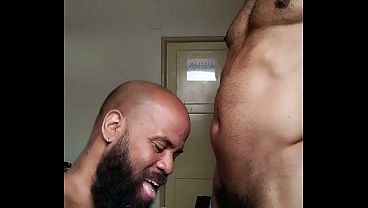 Tiozão famoso virou putinha na cabeça do meu Pau e quase pediu arrego ( Prévia)