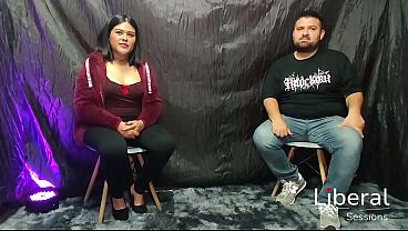 CORNUDO VE COMO SU ESPOSA ES FOLLADA FRENTE A EL