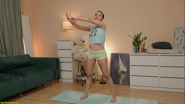 cute chubby teen loves flexi gymnastic sex