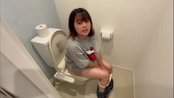 「ごめんなさい。つい寂しくて…。」彼氏と喧嘩して男友達の家に遊びにいったら流れで浮気してしまった女子◯生。