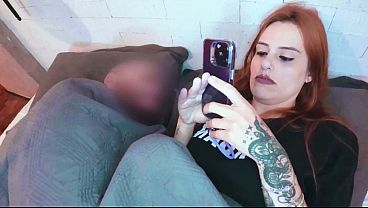 Esposa safada fode com outro enquanto seu corno vai se masturbar no banheiro – Bella Ruiva faz pau medio correr pelado no predio para fugir do corno BRABO