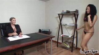 Fisting Lesbian Sara Jay & Kimora Klein In Mutual Cunnilingus!