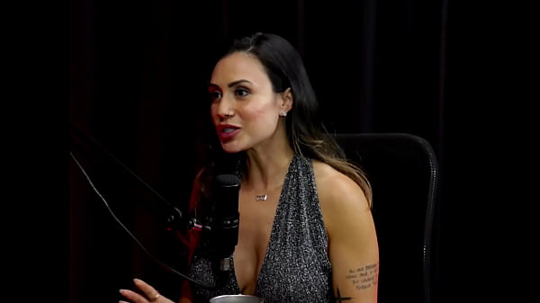 Foi abordada de forma agressiva, tem apoio do marido, não grava com homens, e os conteúdos aflorou a sua bissexualidade – Taluane Boom (WATCH ON: SHEER/RED)