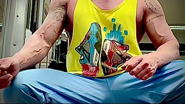 Hombre heterosexual es gay for pay