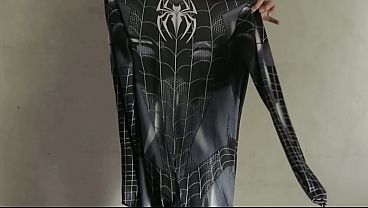 NGENTOTIN CEWEK COSPLAY SPIDERMAN HITAM SAMPAI KELUAR DI MEMEK BERKALI KALI – BOKEP INDONESIA TERBARU