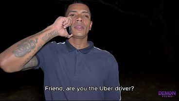 Pareja Amateur no Podía Esperar a Llegar al Hotel y follan En El Coche