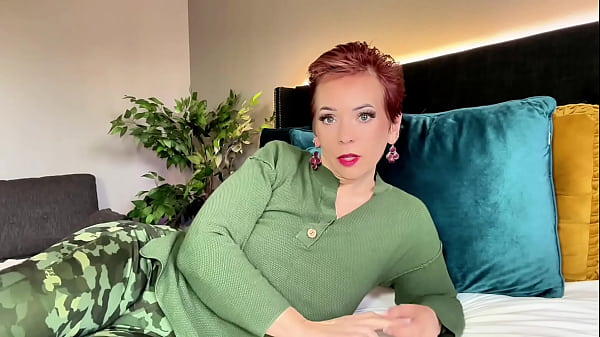 RUBYLYNNE CONFETTI DILDO FUCK