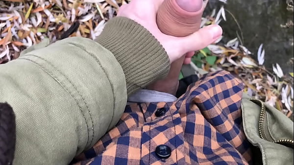 An amazing place outdoors for cumming / HOT BOY