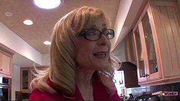 Bicurious teen is lucky to have an experienced older blonde to practice with