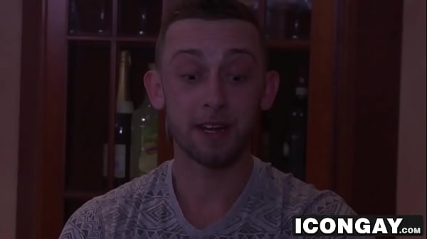 Billie Ramos shows straight guy Vadim the thrills of gay sex