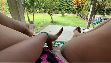 campesina jovencita se masturba al frente de sus trabajadores