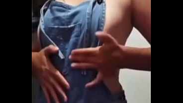 Colombiana se mastueba en el Baño casero Real