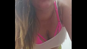 Falando muita putaria na vídeo chamada