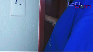 Marido Corno Entra No Quarto E Vê Sua Esposa Fodendo Com BBC