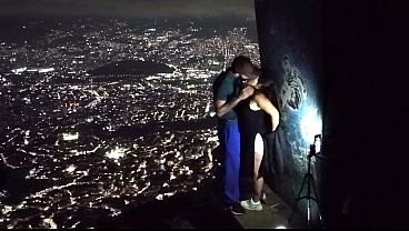 REAL AMATEUR – My thirsty neighbor wanted it riskier: Outdoor sex overlooking the city