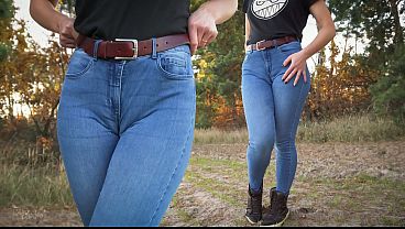 Stepsis Teases Cameltoe Pussy In Blue Jeans Outdoors