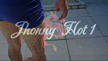 Tomando banho imaginando aquela buceta da madrasta