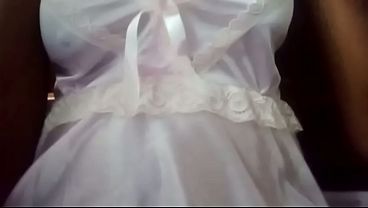 Asian Maid gets clean BEAUTY