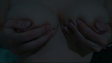 chica con tetas grandes y pezones ricos para chuparlos