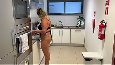 I Devour My Slutty Stepmother While She’s Making Me Dinner