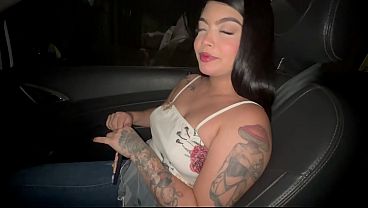 She seduces the Uber driver and ends up sucking and fucking him inside the car until he cum inside pussy. 18 years old- creampie- amateur- pov- mexican