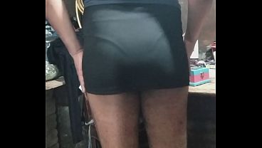 Transparentando calzon con faldita gay